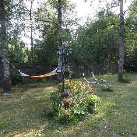 Les De La Foret Bed & Breakfast *